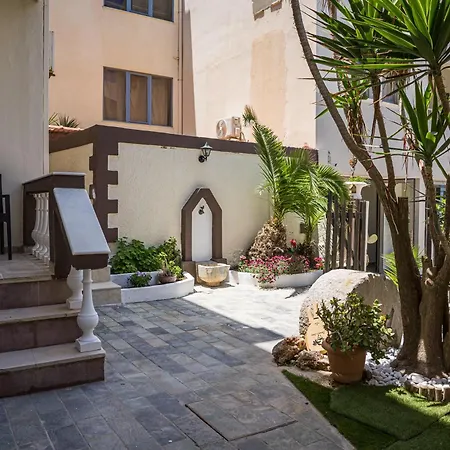 Apartman Chrispa's House Beachfront Bliss & Stunning Views 50m From The Réthimno