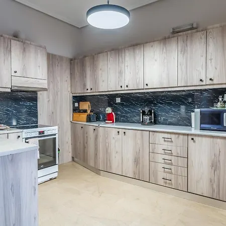 דירה Chrispa's House Beachfront Bliss & Stunning Views *