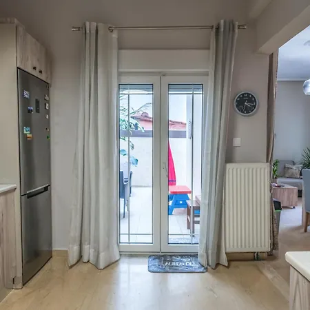 Chrispa's House Beachfront Bliss & Stunning Views העיירה רתימנו