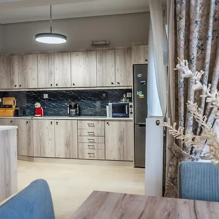 Chrispa's House Beachfront Bliss & Stunning Views דירה