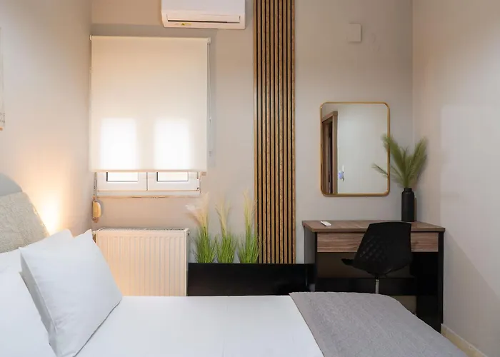 Chrispa's House Beachfront Bliss & Stunning Views Апартаменты *