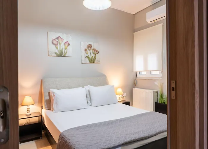 Apartment Chrispa's House Beachfront Bliss & Stunning Views