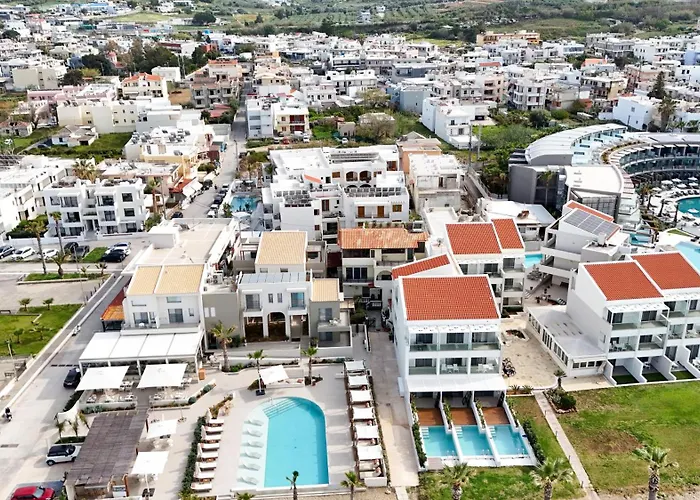 Апартаменты Chrispa's House Beachfront Bliss & Stunning Views *