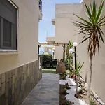 Chrispa's House Beachfront Bliss & Stunning Views 50m From The