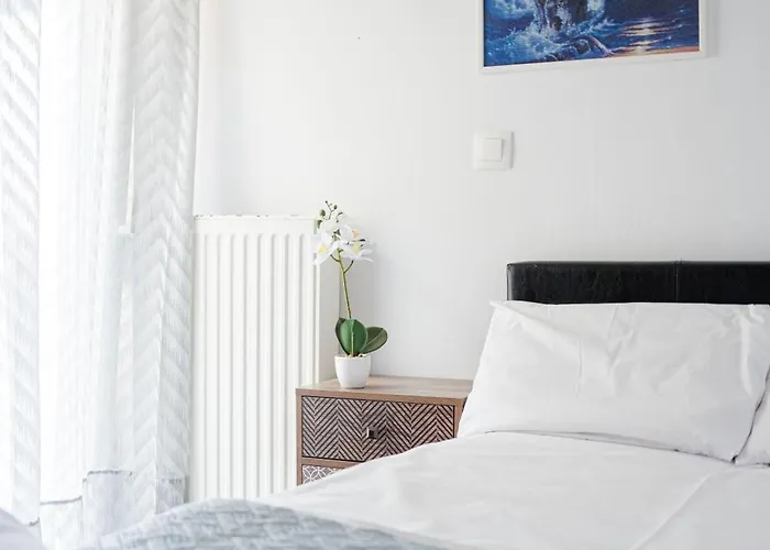 Chrispa's House Beachfront Bliss & Stunning Views Apartamento *